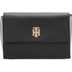 Tommy Hilfiger Cross body bag Czarny. Czarne torebki klasyczne damskie TOMMY HILFIGER, w paski, z materiału, bez dodatków. Za 652,95 zł.