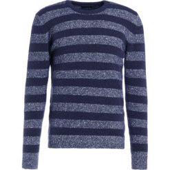 Roberto Collina STRIPED Sweter blue. Niebieskie swetry klasyczne męskie marki Roberto Collina, m, z elastanu. W wyprzedaży za 419,60 zł.