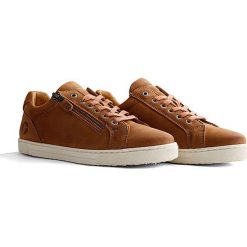 Skórzane sneakersy "Roanne" w kolorze jasnobrązowym. Pomarańczowe sneakersy damskie Travelin'. W wyprzedaży za 289,95 zł.