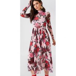 NA-KD Trend Siateczkowa sukienka midi z długim rękawem - Multicolor. Szare sukienki damskie NA-KD Trend, bez wzorów, z elastanu, ze stójką, z długim rękawem, długie, midi. Za 121,95 zł.