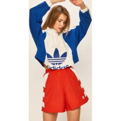 Adidas Originals - Szorty. Czerwone szorty damskie adidas Originals, s, z nadrukiem, z poliesteru, casualowe. Za 149,90 zł.