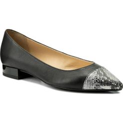 Półbuty GEOX - D Charyssa B D829BB 085AR C0210 Black/Sand. Czarne półbuty damskie skórzane marki Kazar, na wysokim obcasie. W wyprzedaży za 299,00 zł.