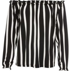 Shirt w paski z dekoltem "carmen" bonprix czarno-biel wełny w paski. Czarne koszulki damskie bonprix, w paski, z wełny, bez kołnierzyka, bez rękawów. Za 79,99 zł.