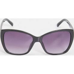Okulary przeciwsłoneczne - Czarny. Czarne okulary przeciwsłoneczne damskie Sinsay. Za 19,99 zł.