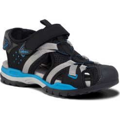 Sandały GEOX - J Borealis B. B J920RB 0CE14 C9221 S Black/Sky. Czarne sandały chłopięce Geox, ze skóry ekologicznej, bez zapięcia. W wyprzedaży za 219,00 zł.