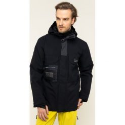 Kurtka snowboardowa DC Defiant EDYTJ03088. Zielone kurtki sportowe męskie DC, s, bez wzorów, z poliesteru, bez kaptura, narciarskie. W wyprzedaży za 799,00 zł.