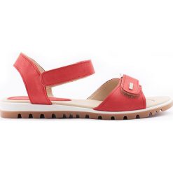 Sandały na miękkiej podeszwie - skóra naturalna - model 344 - kolor czerwony. Czerwone sandały damskie Zapato, bez wzorów, ze skóry, bez obcasa, bez zapięcia. W wyprzedaży za 119,00 zł.