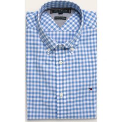 Tommy Hilfiger - Koszula. Niebieskie koszule męskie TOMMY HILFIGER, m, bez wzorów, z bawełny, casualowe, button down, z długim rękawem. Za 359,90 zł.