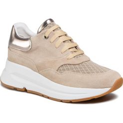 Sneakersy GEOX - D Backsie C D02FLC 022GN C6738 Lt Taupe. Brązowe półbuty damskie Geox, na co dzień, bez wzorów, z zamszu, bez obcasa, na płaskiej podeszwie, bez zapięcia. W wyprzedaży za 319,00 zł.