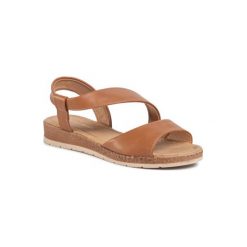 Clara Barson WS2795-02 Camel. Brązowe sandały damskie Clara Barson, bez wzorów, ze skóry ekologicznej, bez obcasa, bez zapięcia. Za 69,99 zł.
