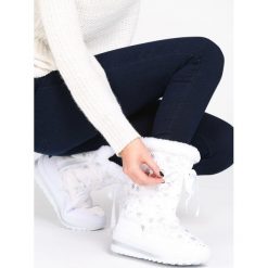 Białe Śniegowce Contents. Białe buty zimowe damskie Born2be, za kostkę. Za 89,99 zł.