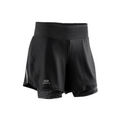 Spodenki do biegania RUN DRY+ 2 w 1 damskie. Czarne spodenki sportowe damskie KALENJI, s, bez wzorów, z elastanu, krótkie, do biegania. Za 69,99 zł.