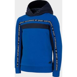 Bluza chłopięca (122-164). Pomarańczowe bluzy chłopięce bez wzorów, z dzianiny, bez rękawów, z kapturem. W wyprzedaży za 69,99 zł.