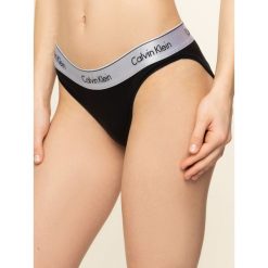 Figi klasyczne Calvin Klein Underwear 000QF5583E. Czarne figi damskie Calvin Klein Underwear, l, bez wzorów. W wyprzedaży za 69,00 zł.