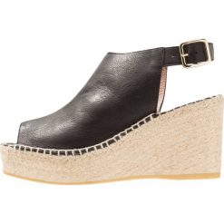 Whistles SHOE Sandały na platformie black. Czarne sandały damskie marki Whistles, ze skóry, na platformie. Za 689,00 zł.