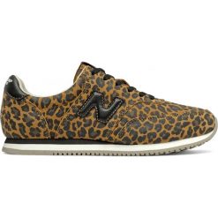 NEW BALANCE > WLC100UA. Buty sportowe damskie New Balance, bez wzorów, z zamszu, klasyczne, tenisowe. Za 399,99 zł.