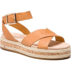 Espadryle CLARKS - Botanic Poppy 261419224 Light Tan Leather. Brązowe espadryle damskie Clarks, bez wzorów, ze skóry, bez obcasa. W wyprzedaży za 239,00 zł.