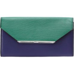 Lancel ENVELOPPE CONTINENTAL Portfel purple. Fioletowe portfele damskie marki Lancel. Za 1029,00 zł.