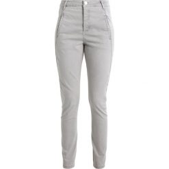 Jeansy damskie: Fiveunits JOLIE Jeansy Relaxed Fit pigeon angle
