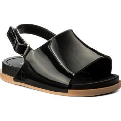 Sandały MELISSA - Mini Melissa Beach Slide Sanda 31997 Black/Beige 51496. Czarne sandały dziewczęce Melissa, z tworzywa sztucznego, bez zapięcia. W wyprzedaży za 159,00 zł.