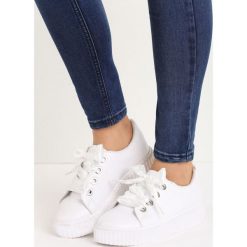 Białe Creepersy Silver Dream. Szare półbuty damskie Born2be, bez wzorów, z tkaniny, bez obcasa, na platformie, na sznurówki. Za 39,99 zł.