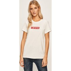 Levi's - T-shirt. Białe bluzki damskie Levi's®, s, z nadrukiem, z bawełny, z okrągłym kołnierzem. W wyprzedaży za 79,90 zł.