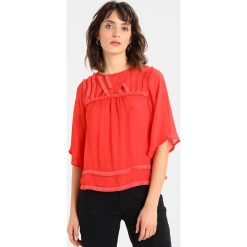 Bluzki damskie: Mint Velvet FRINGE TRIM YOKE BLOUSE Bluzka watermelon
