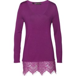 Sweter z koronką bonprix fiołkowy. Fioletowe swetry klasyczne damskie bonprix, z koronki. Za 99,99 zł.