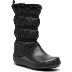 Śniegowce CROCS - Crocband Winter Boot W 205314 Black/Black. Czarne klapki damskie Crocs, na zimę, ze skóry ekologicznej, bez zapięcia. W wyprzedaży za 199,00 zł.