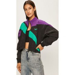 Reebok Classic - Kurtka. Czarne kurtki damskie Reebok Classic, s, bez wzorów, z poliesteru, krótkie, bez kaptura. W wyprzedaży za 229,90 zł.