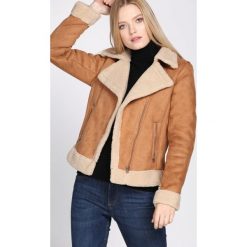 Camelowa Kurtka Flatness. Brązowe bomberki damskie Born2be, na jesień, l. Za 199,99 zł.