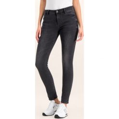 Jeansy Slim Fit Armani Exchange 6GYJ69 Y2HFZ 0903. Szare jeansy damskie Armani Exchange. W wyprzedaży za 289,00 zł.