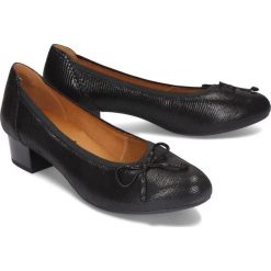 CAPRICE 22306-23 010 black reptile, czółenka damskie. Czarne czółenka damskie Caprice, bez wzorów, bez obcasa, na obcasie. Za 259,90 zł.