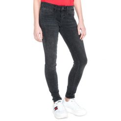 Guess Jeggingsy Szary. Szare jeansy damskie Guess, z aplikacjami, z elastanu. Za 533,95 zł.