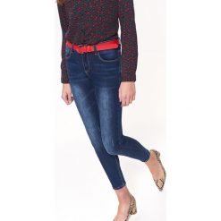 Spodnie jeansowe slim. Spodnie damskie Top Secret, s, z jeansu. W wyprzedaży za 64,99 zł.