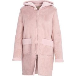 Różowy Płaszcz Support. Czerwone płaszcze damskie marki Born2be, na zimę, s. Za 179,99 zł.