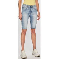 Tommy Hilfiger - Szorty jeansowe. Niebieskie szorty damskie TOMMY HILFIGER, bez wzorów, z elastanu, casualowe. Za 399,90 zł.