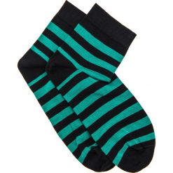 SKARPETY MĘSKIE WE WZORY U07 - CZARNO-ZIELONE. Czarne skarpetki męskie marki Ombre Clothing, z bawełny. Za 7,99 zł.