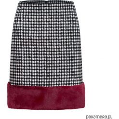 Spódnica z futerkiem. Brązowe spódniczki damskie marki Pakamera, bez wzorów, eleganckie. Za 229,00 zł.