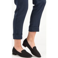 MODNE LORDSY. Czarne baleriny damskie SMALL SWAN, bez obcasa. Za 52,90 zł.
