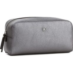 Kosmetyczka TOMMY HILFIGER - Effortless Novelty Large Washbag AW0AW04746 092. Szare kosmetyczki męskie marki TOMMY HILFIGER. W wyprzedaży za 189,00 zł.