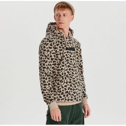 Bluza z kapturem w cętki - Beżowy. Brązowe bluzy męskie Cropp, s, bez wzorów, z kapturem, bez rękawów, z kapturem. Za 129,99 zł.
