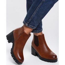 Camelowe Botki Alicia. Brązowe botki damskie Renee, za kostkę, bez obcasa, na obcasie, na zamek. Za 109,99 zł.