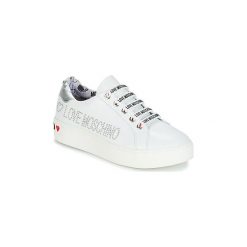 Buty Love Moschino JA15243G17. Trampki i tenisówki damskie Love Moschino. Za 679,20 zł.