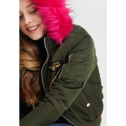 Ciemnozielona Kurtka Strawberry Champagne. Zielone bez kategorii marki other, na zimę, s, z nadrukiem, z dresówki. Za 59,99 zł.