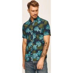 Only & Sons - Koszula. Białe koszule męskie Only & Sons, s, bez wzorów, z bawełny, klasyczne, z klasycznym kołnierzykiem, z krótkim rękawem. W wyprzedaży za 69,90 zł.