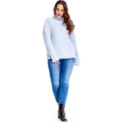 Oversize'owy sweter z golfem niebieski. Niebieskie swetry damskie N/A, plus size, bez wzorów, z poliesteru, bez rękawów. Za 97,85 zł.