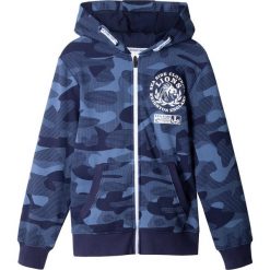Bluza rozpinana w deseń moro bonprix niebieski moro. Niebieskie bluzy chłopięce bonprix, z nadrukiem, bez rękawów, bez kaptura. Za 74,99 zł.