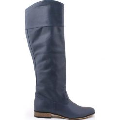 Klasyczne wsuwane kozaki - skóra naturalna - model 125 - kolor granat. Szare kozaki damskie Zapato, na lato, z jeansu, eleganckie, na wysokim obcasie, na płaskiej podeszwie, bez zapięcia. W wyprzedaży za 366,75 zł.