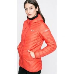 Salewa - Kurtka puchowa. Różowe kurtki damskie pikowane marki Salewa, z materiału, z kapturem. W wyprzedaży za 649,90 zł.